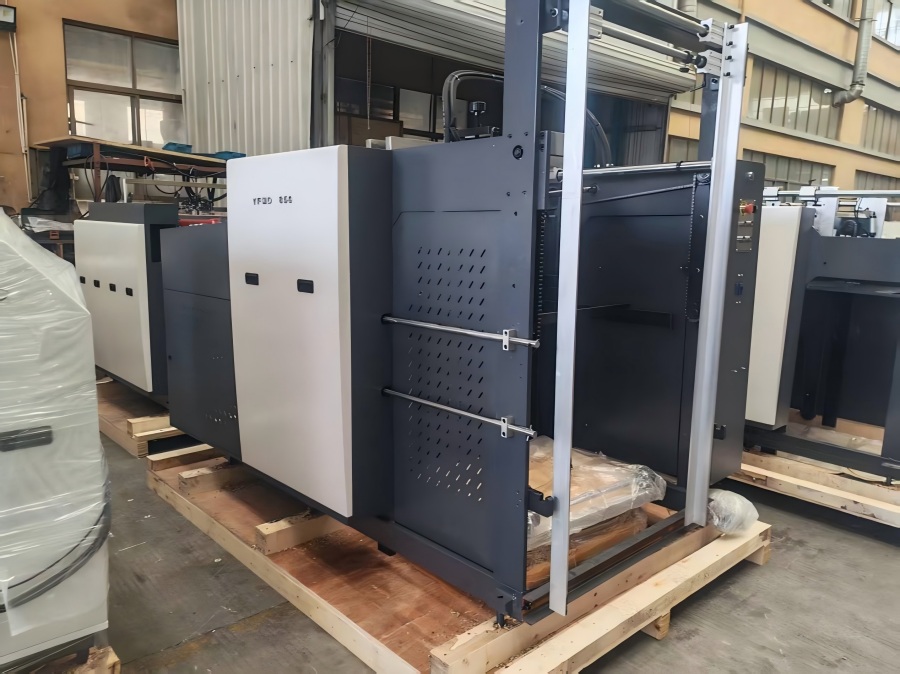 Новата машина за ламинирање со голема брзина Star YFMD-850 ќе биде испорачана во Тајланд!