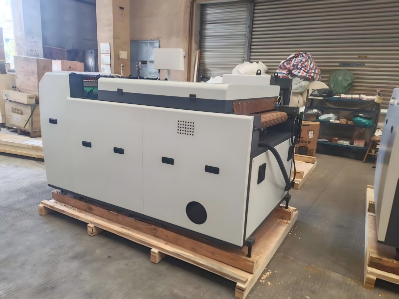 Наскоро ќе биде испорачана нова машина за автоматско обложување со ултравиолетови зраци Star SGUV-760A.